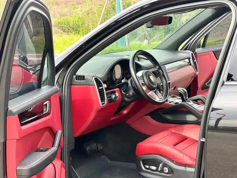 Cayenne E-Hybrid 2019 Cayenne E-Hybrid 2.0T — миниатюра 17