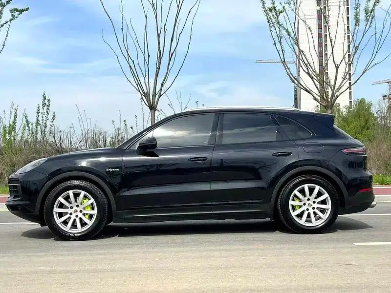 Cayenne E-Hybrid 2019 Cayenne E-Hybrid 2.0T — миниатюра 4