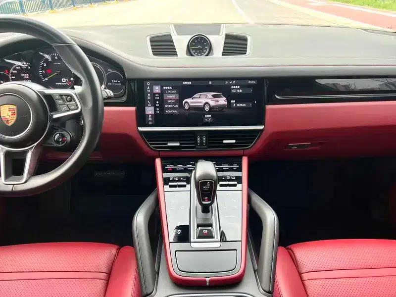 Cayenne E-Hybrid 2019 Cayenne E-Hybrid 2.0T — миниатюра 9
