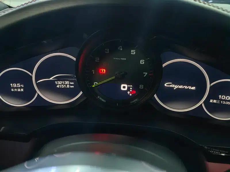 Cayenne E-Hybrid 2019 Cayenne E-Hybrid 2.0T — миниатюра 10