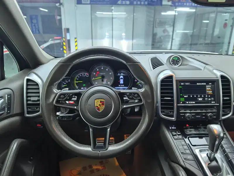 Cayenne E-Hybrid 2015 Cayenne S E-Hybrid 3.0T — миниатюра 11