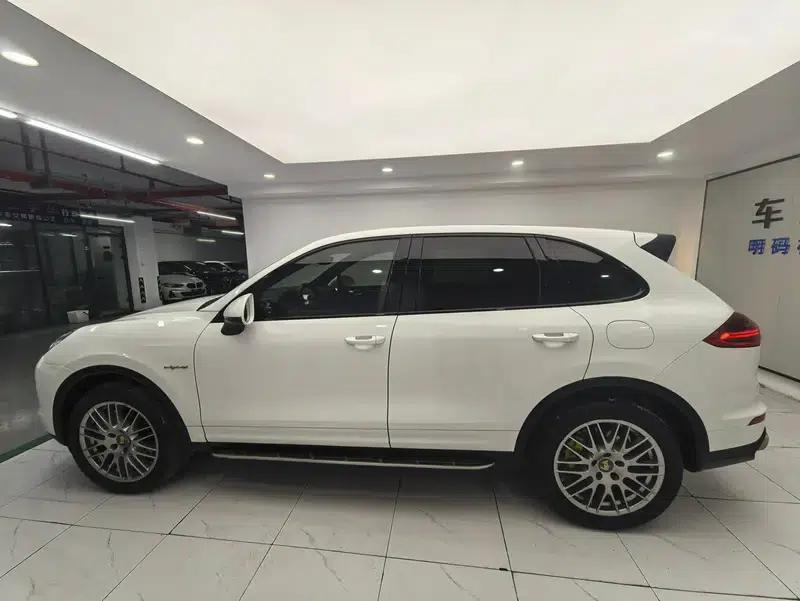 Cayenne E-Hybrid 2015 Cayenne S E-Hybrid 3.0T — миниатюра 4
