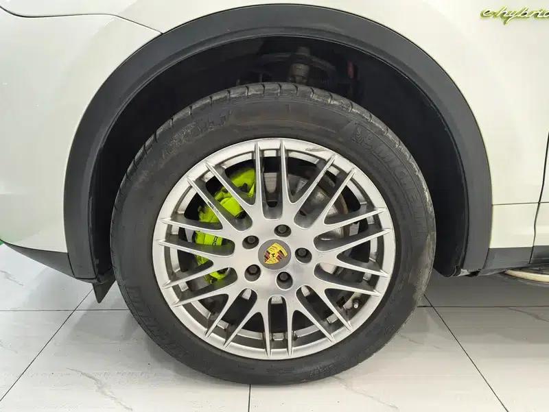 Cayenne E-Hybrid 2015 Cayenne S E-Hybrid 3.0T — миниатюра 7