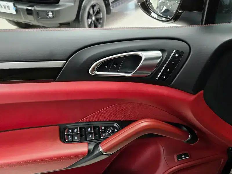 Cayenne E-Hybrid 2016 Cayenne S E-Hybrid 3.0T — миниатюра 18