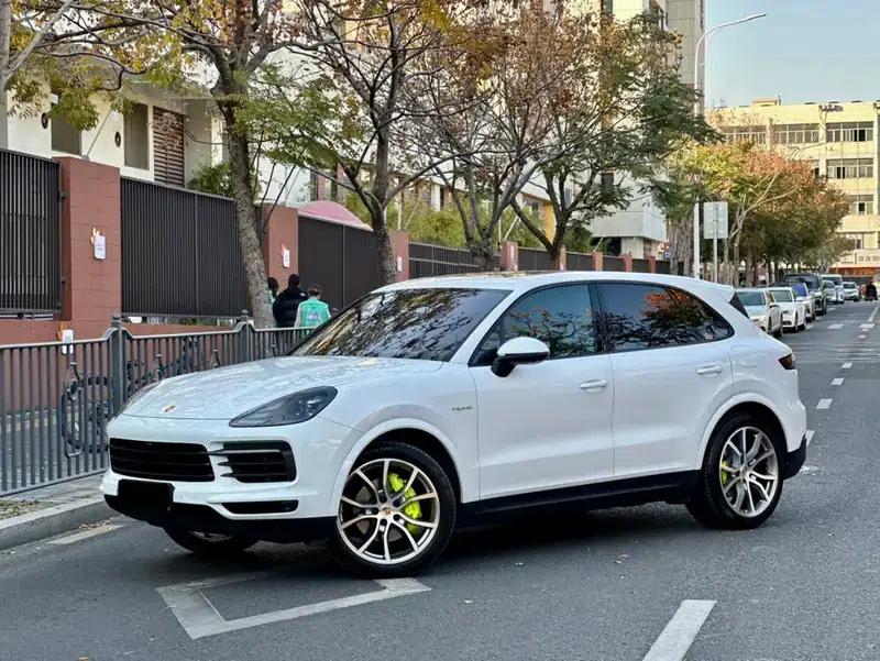 Cayenne E-Hybrid 2023 Cayenne E-Hybrid 2.0T — миниатюра 1