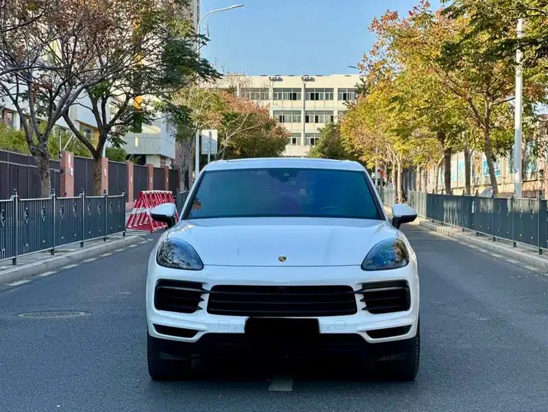 Cayenne E-Hybrid 2023 Cayenne E-Hybrid 2.0T — миниатюра 2