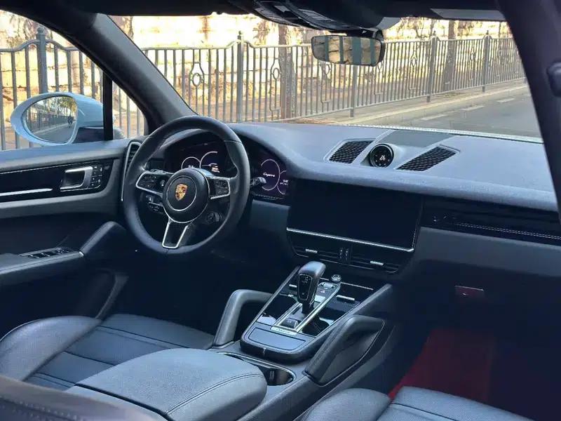 Cayenne E-Hybrid 2023 Cayenne E-Hybrid 2.0T — миниатюра 7