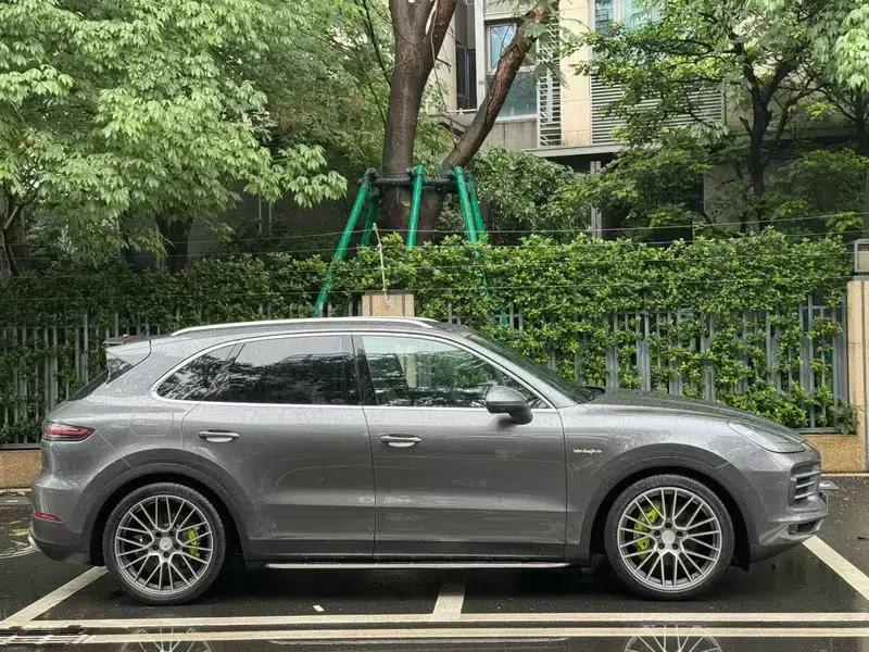Cayenne E-Hybrid 2019 Cayenne E-Hybrid 2.0T — миниатюра 5