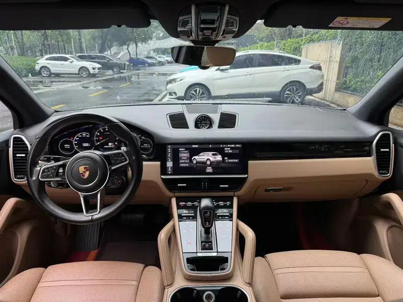 Cayenne E-Hybrid 2019 Cayenne E-Hybrid 2.0T — миниатюра 6