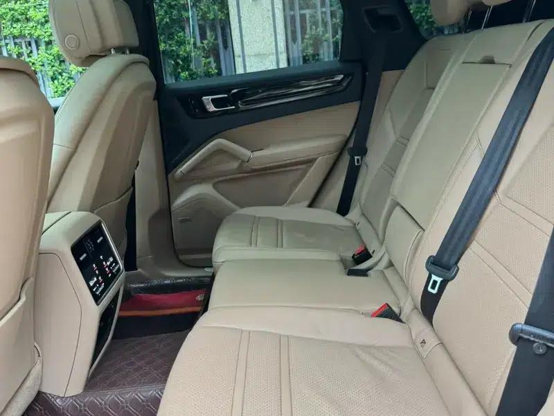 Cayenne E-Hybrid 2019 Cayenne E-Hybrid 2.0T — миниатюра 8