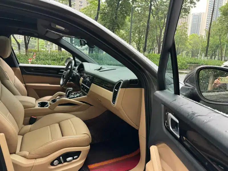 Cayenne E-Hybrid 2019 Cayenne E-Hybrid 2.0T — миниатюра 9
