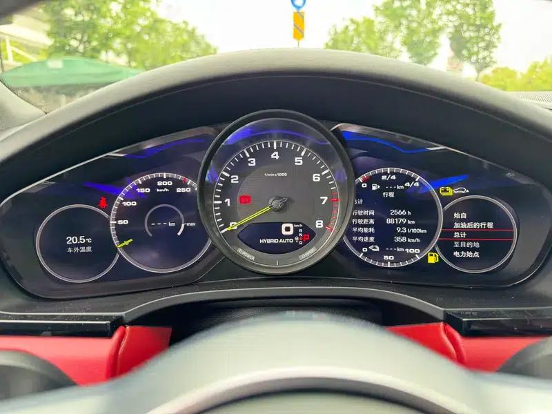 2022 Cayenne E-Hybrid 2.0T Platinum Edition — миниатюра 19