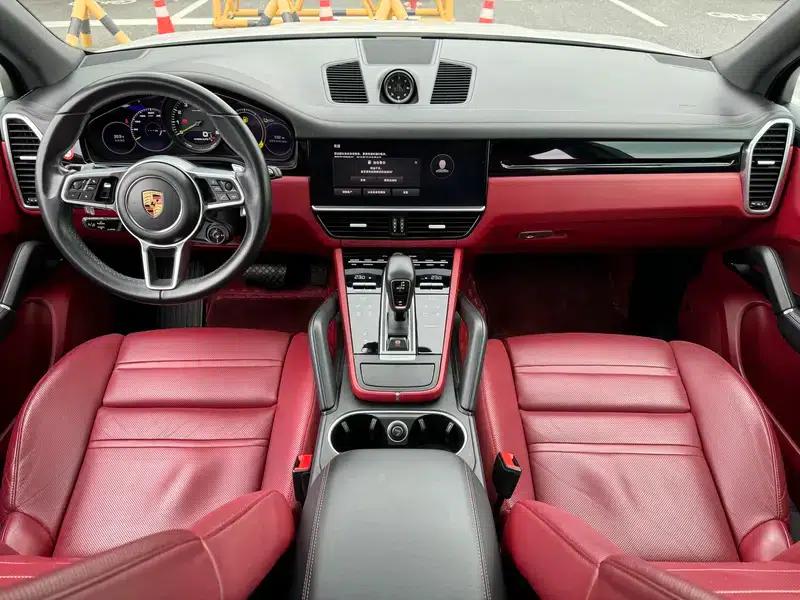 2022 Cayenne E-Hybrid 2.0T Platinum Edition — миниатюра 23