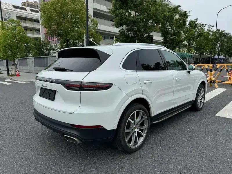 2022 Cayenne E-Hybrid 2.0T Platinum Edition — миниатюра 7