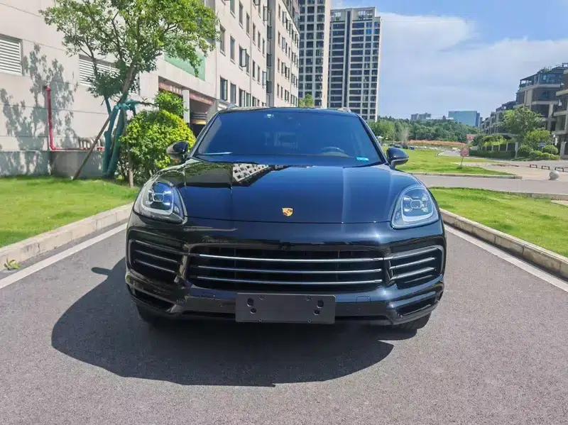 Cayenne E-Hybrid 2021 Cayenne E-Hybrid 2.0T — миниатюра 2