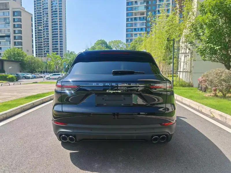 Cayenne E-Hybrid 2021 Cayenne E-Hybrid 2.0T — миниатюра 5