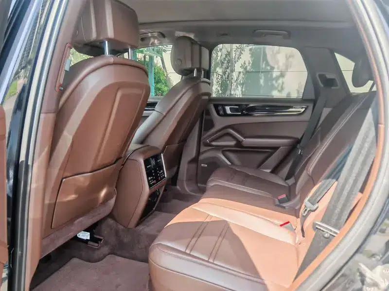 Cayenne E-Hybrid 2021 Cayenne E-Hybrid 2.0T — миниатюра 9