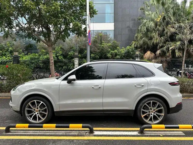2022 Cayenne E-Hybrid 2.0T Platinum Edition — миниатюра 4