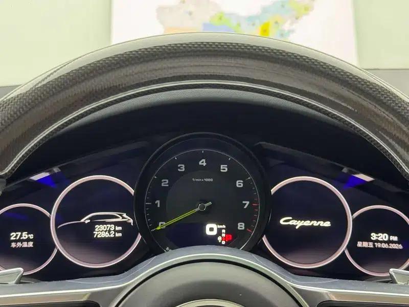 2023 Cayenne E-Hybrid 2.0T Platinum Edition — миниатюра 11