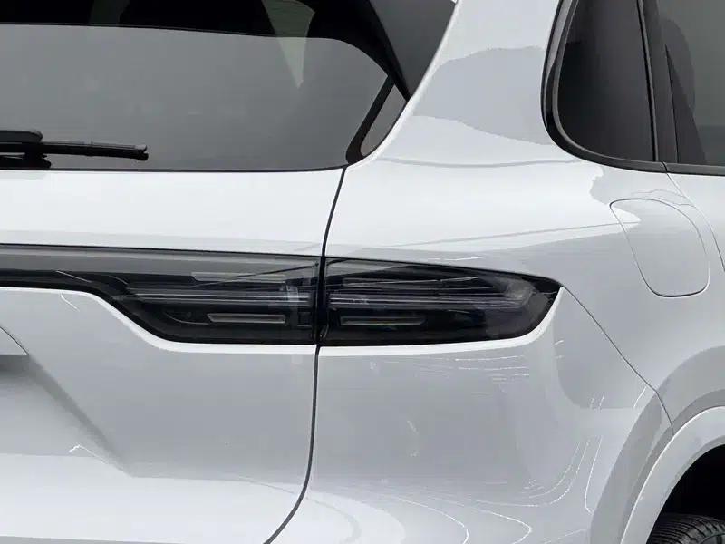 2023 Cayenne E-Hybrid 2.0T Platinum Edition — миниатюра 5