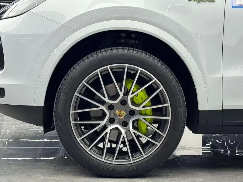 2023 Cayenne E-Hybrid 2.0T Platinum Edition — миниатюра 6