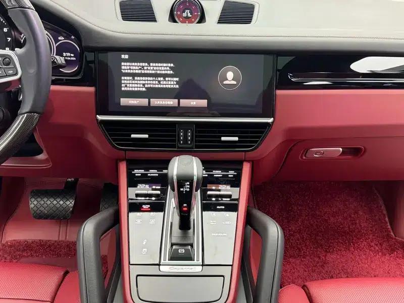 2023 Cayenne E-Hybrid 2.0T Platinum Edition — миниатюра 10