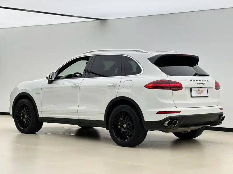 Cayenne E-Hybrid 2016 Cayenne S E-Hybrid 3.0T — миниатюра 3
