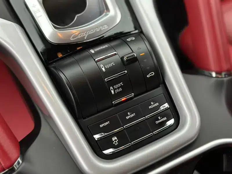 Cayenne E-Hybrid 2016 Cayenne S E-Hybrid 3.0T — миниатюра 5