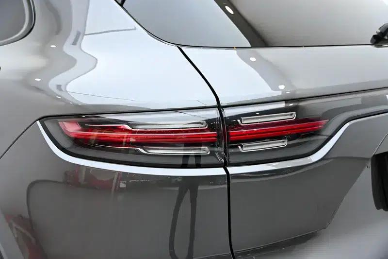 Cayenne E-Hybrid 2023 Cayenne E-Hybrid 2.0T — миниатюра 13