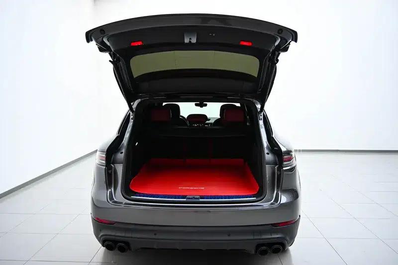 Cayenne E-Hybrid 2023 Cayenne E-Hybrid 2.0T — миниатюра 20