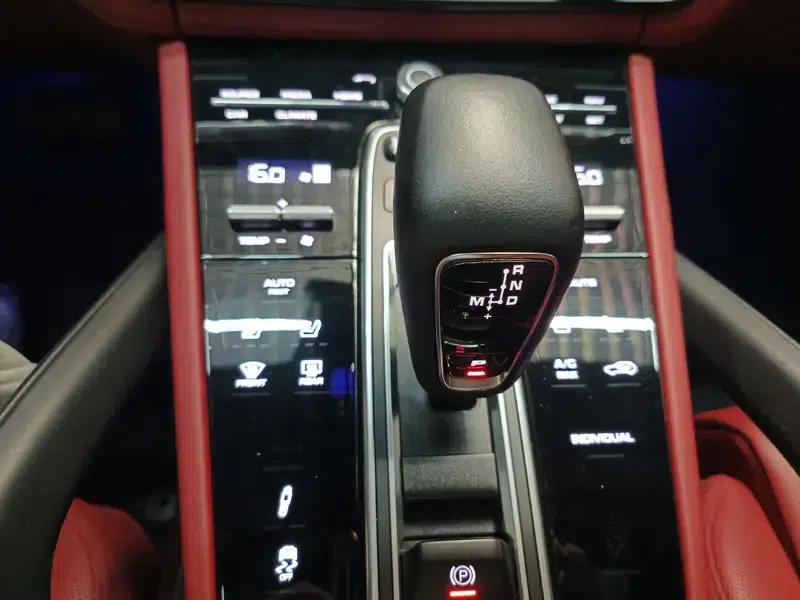 Cayenne E-Hybrid 2023 Cayenne E-Hybrid 2.0T — миниатюра 26