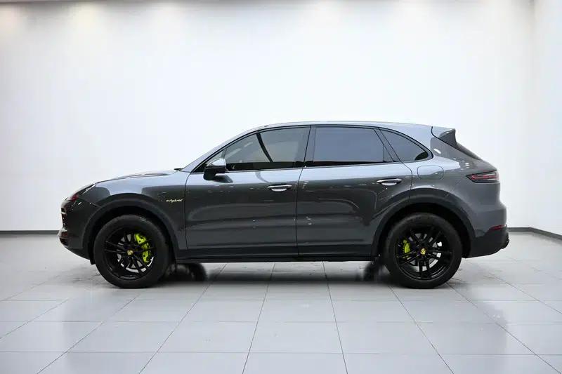 Cayenne E-Hybrid 2023 Cayenne E-Hybrid 2.0T — миниатюра 4