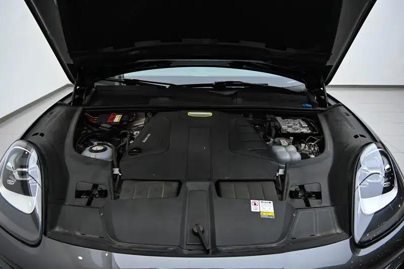 Cayenne E-Hybrid 2023 Cayenne E-Hybrid 2.0T — миниатюра 10