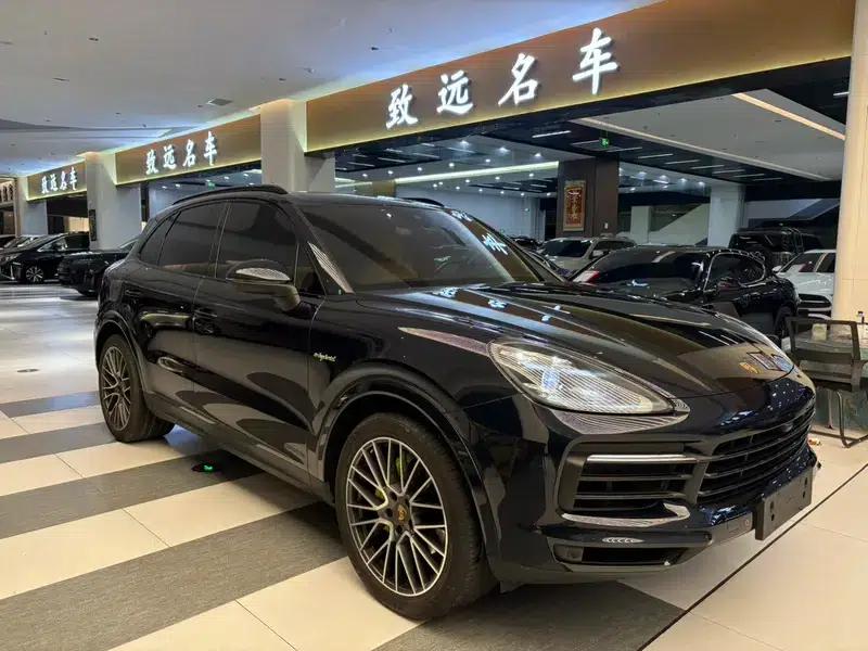 Cayenne E-Hybrid 2021 Cayenne E-Hybrid 2.0T — миниатюра 3