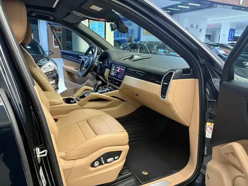 Cayenne E-Hybrid 2021 Cayenne E-Hybrid 2.0T — миниатюра 6