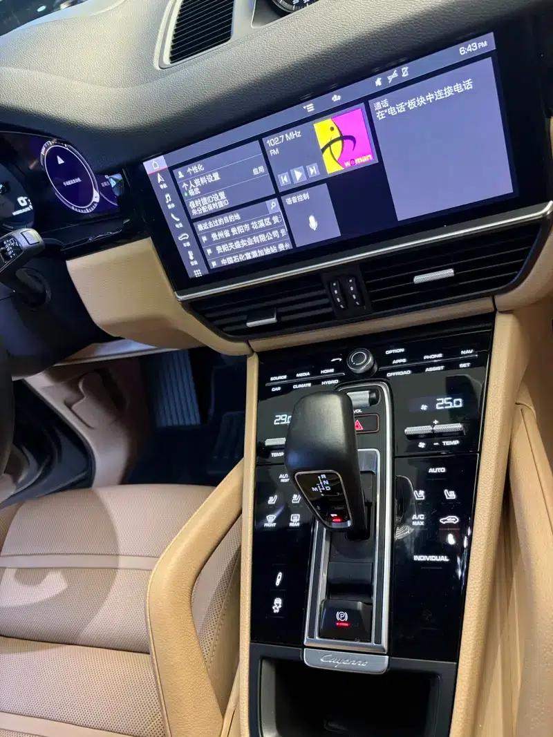 Cayenne E-Hybrid 2021 Cayenne E-Hybrid 2.0T — миниатюра 7