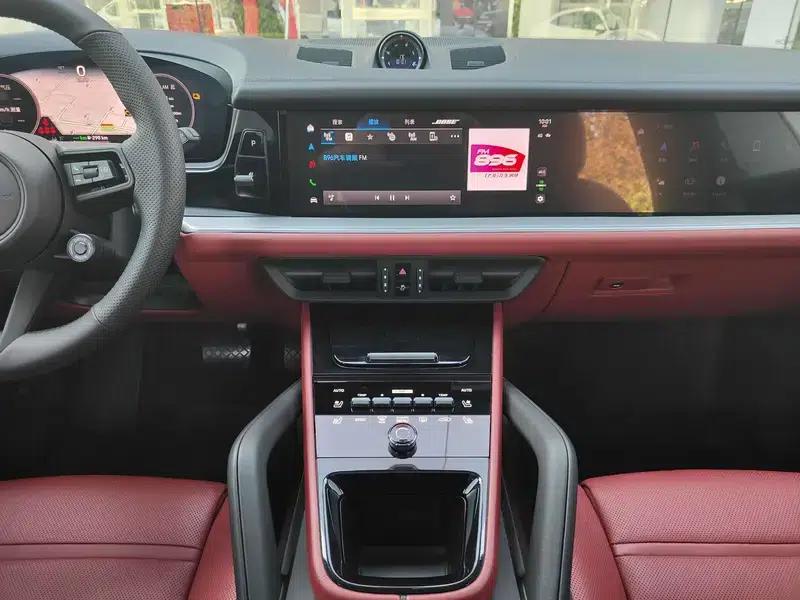 Cayenne E-Hybrid 2024 Cayenne E-Hybrid 2.0T — миниатюра 8