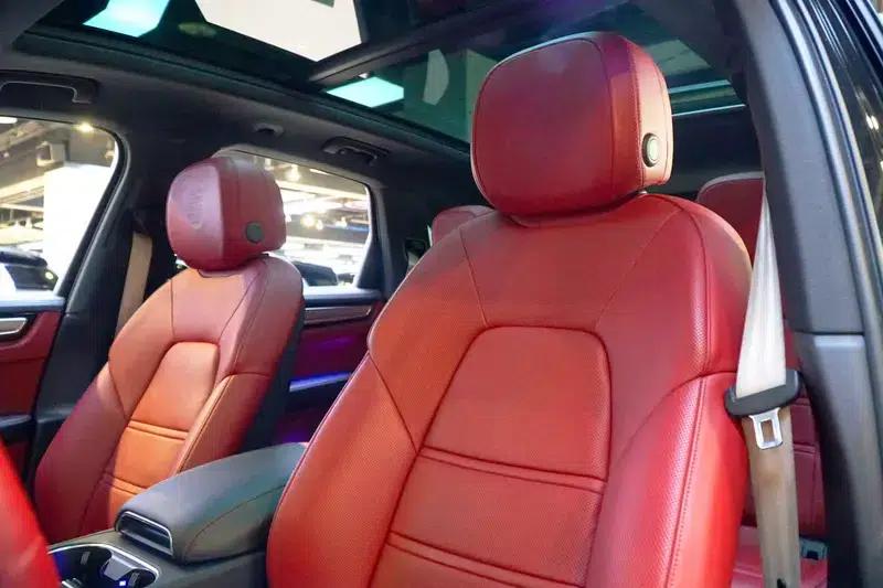 2023 Cayenne E-Hybrid 2.0T Platinum Edition — миниатюра 20
