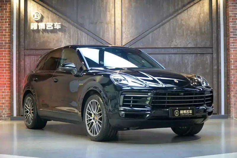 2023 Cayenne E-Hybrid 2.0T Platinum Edition — миниатюра 3