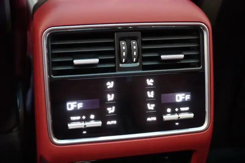 2023 Cayenne E-Hybrid 2.0T Platinum Edition — миниатюра 7