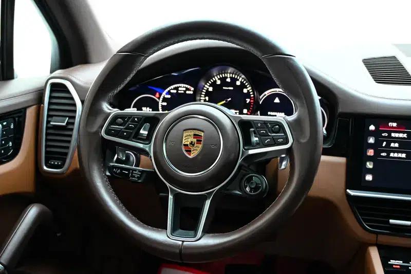 2023 Cayenne E-Hybrid 2.0T Platinum Edition — миниатюра 16