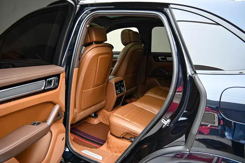 2023 Cayenne E-Hybrid 2.0T Platinum Edition — миниатюра 18