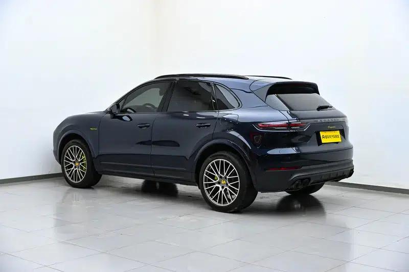 2023 Cayenne E-Hybrid 2.0T Platinum Edition — миниатюра 5