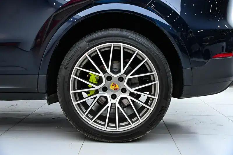 2023 Cayenne E-Hybrid 2.0T Platinum Edition — миниатюра 9