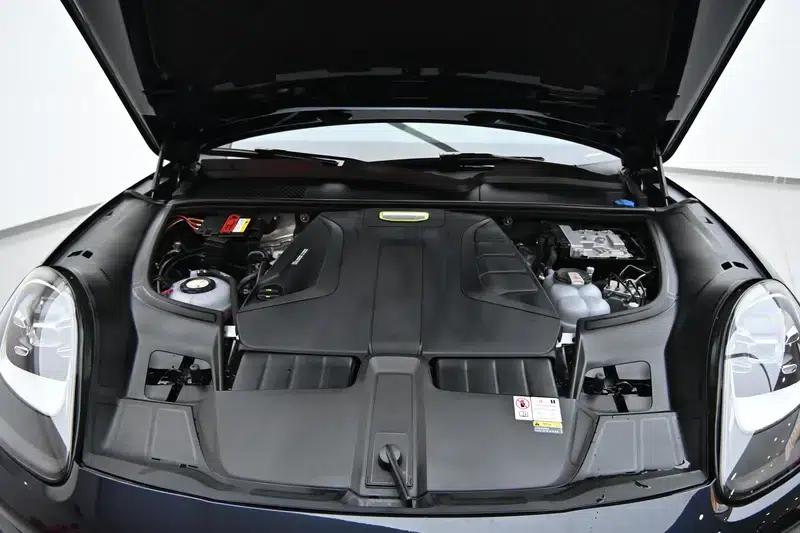 2023 Cayenne E-Hybrid 2.0T Platinum Edition — миниатюра 10
