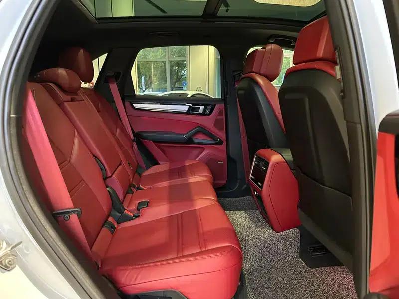 2023 Cayenne E-Hybrid 2.0T Platinum Edition — миниатюра 15