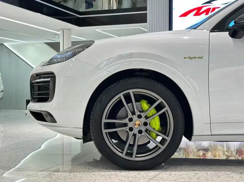 2023 Cayenne E-Hybrid 2.0T Platinum Edition — миниатюра 3