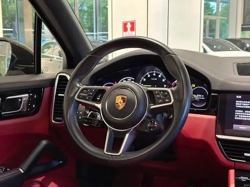 2023 Cayenne E-Hybrid 2.0T Platinum Edition — миниатюра 9