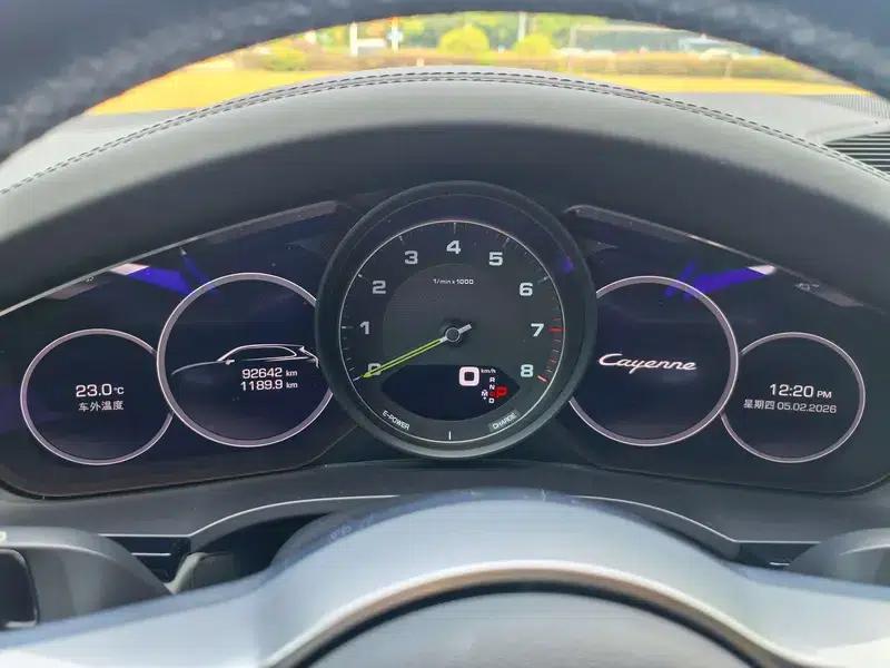 Cayenne E-Hybrid 2021 Cayenne E-Hybrid 2.0T — миниатюра 19