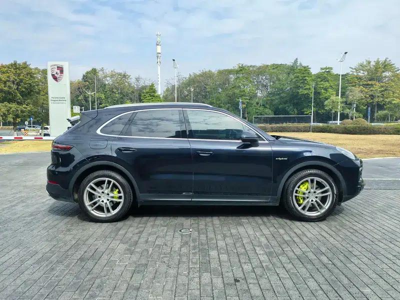 Cayenne E-Hybrid 2021 Cayenne E-Hybrid 2.0T — миниатюра 8